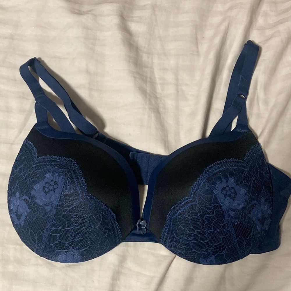 Victoria's Secret Navy Lace Bra